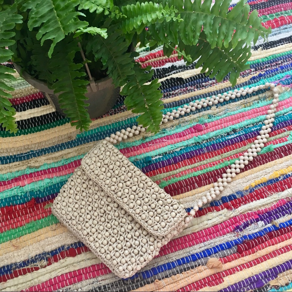 Goregous vintage straw beaded bag